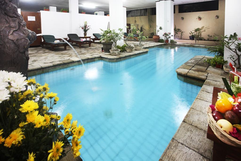 Hotel Ratna كوتا المظهر الخارجي الصورة