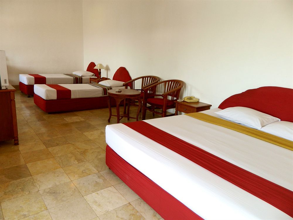 Hotel Ratna كوتا المظهر الخارجي الصورة