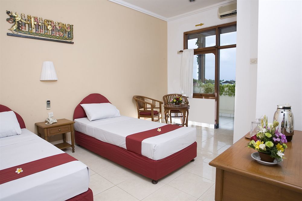 Hotel Ratna كوتا المظهر الخارجي الصورة