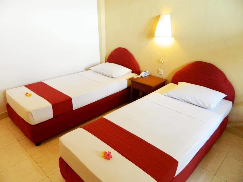 Hotel Ratna كوتا المظهر الخارجي الصورة